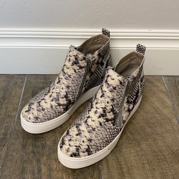 Steve Madden wedgie snake print shoes size 6.5M - Picture 1 of 11